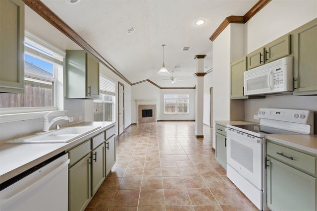 18420 Sunrise Pines Drive, Montgomery, TX 77316