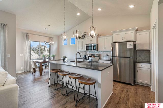 10561 Port Royal Drive, Papillion, NE 68046