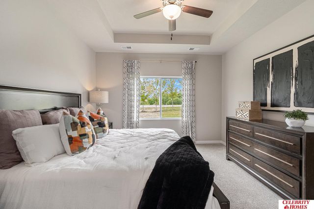 10561 Port Royal Drive, Papillion, NE 68046