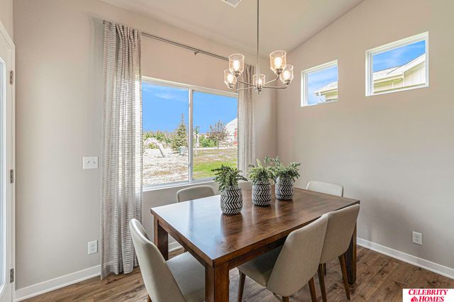 10561 Port Royal Drive, Papillion, NE 68046