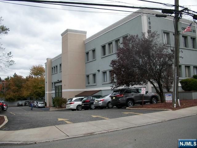 1605 John Street 122, Fort Lee, NJ 07024