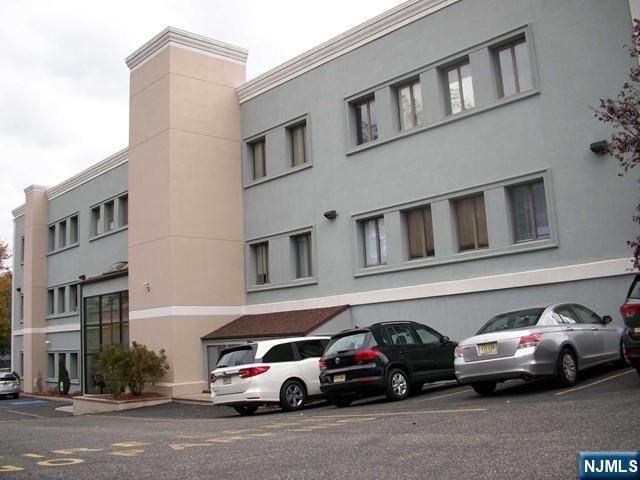 1605 John Street 122, Fort Lee, NJ 07024