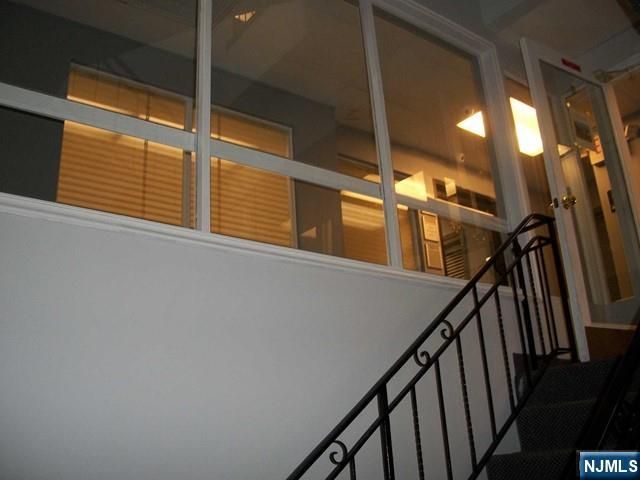 1605 John Street 122, Fort Lee, NJ 07024