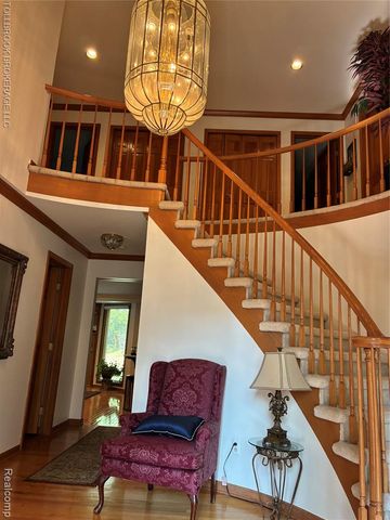 6187 Country Ridge Drive, Troy, MI 48098