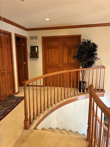 6187 Country Ridge Drive, Troy, MI 48098