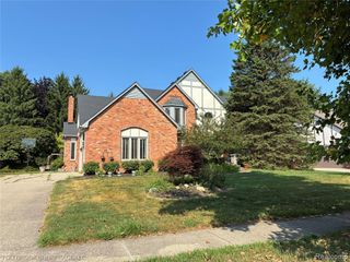 6187 Country Ridge Drive, Troy, MI 48098