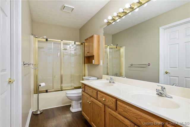 8416 Plum Valley Drive, Sellersburg, IN 47172