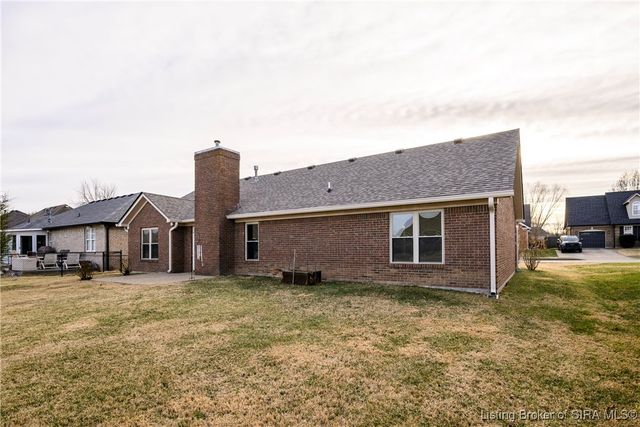 8416 Plum Valley Drive, Sellersburg, IN 47172