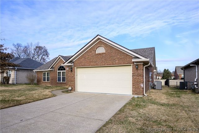 8416 Plum Valley Drive, Sellersburg, IN 47172