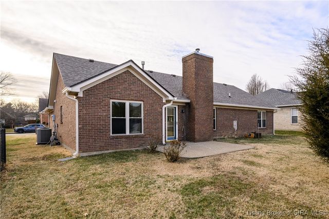8416 Plum Valley Drive, Sellersburg, IN 47172