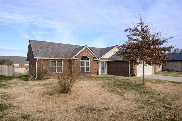 8416 Plum Valley Drive, Sellersburg, IN 47172