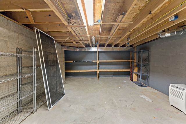 45 Redstone Ln, City Of Washington, PA 15301