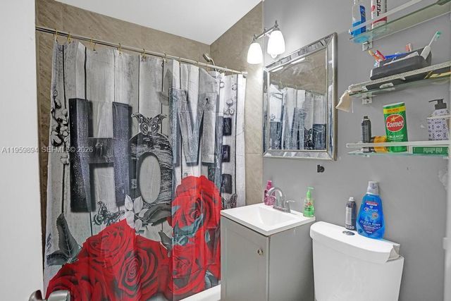 3500 SW 37th St, West Park, FL 33023