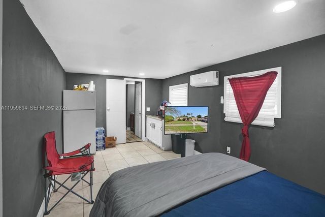 3500 SW 37th St, West Park, FL 33023