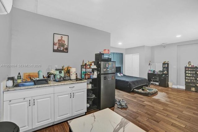 3500 SW 37th St, West Park, FL 33023