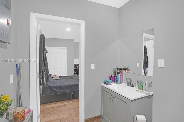 3500 SW 37th St, West Park, FL 33023