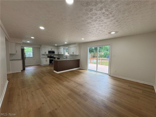 1281 S Hawkins Avenue, Akron, OH 44320