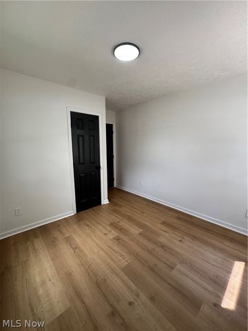 1281 S Hawkins Avenue, Akron, OH 44320
