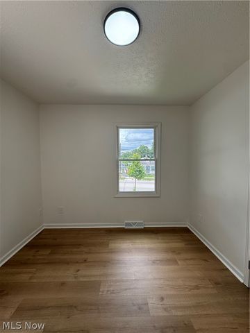 1281 S Hawkins Avenue, Akron, OH 44320