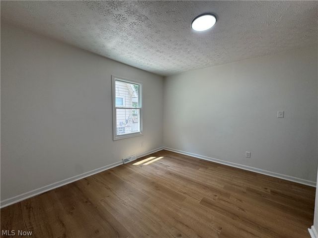 1281 S Hawkins Avenue, Akron, OH 44320