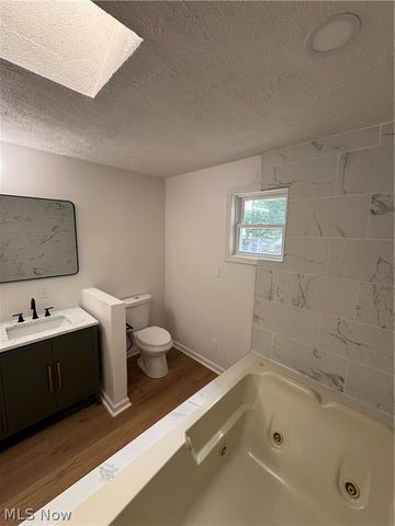 1281 S Hawkins Avenue, Akron, OH 44320