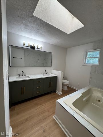 1281 S Hawkins Avenue, Akron, OH 44320