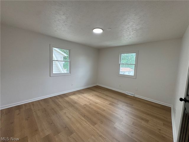 1281 S Hawkins Avenue, Akron, OH 44320