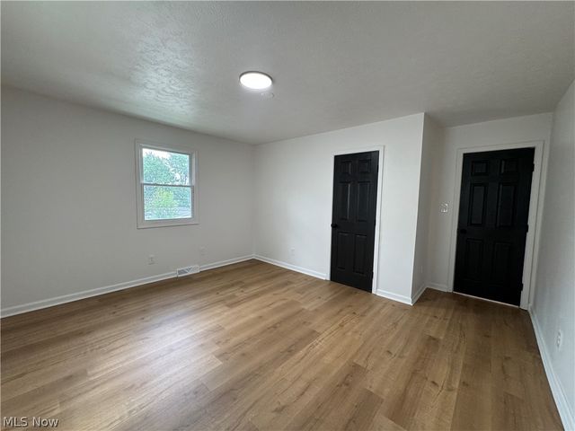 1281 S Hawkins Avenue, Akron, OH 44320