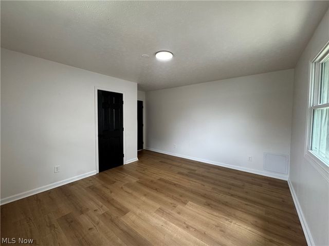 1281 S Hawkins Avenue, Akron, OH 44320