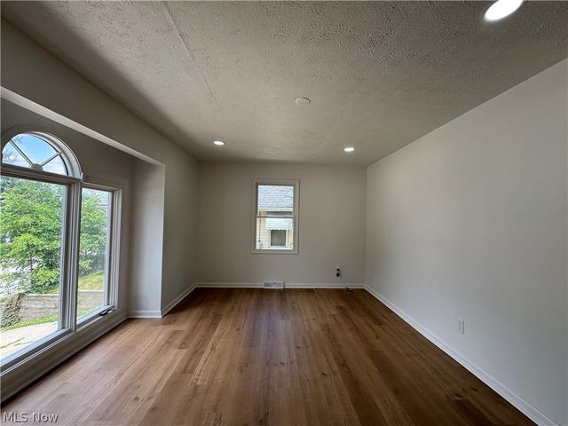1281 S Hawkins Avenue, Akron, OH 44320