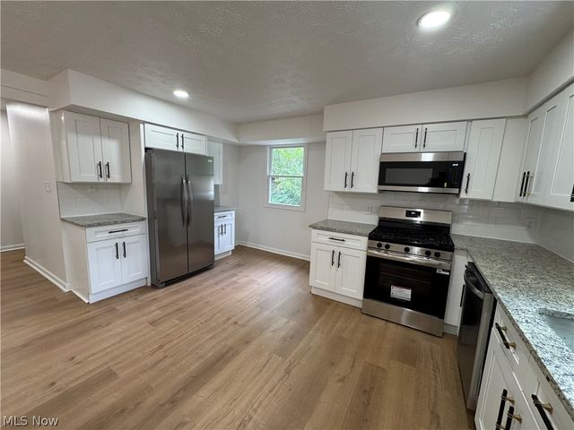 1281 S Hawkins Avenue, Akron, OH 44320