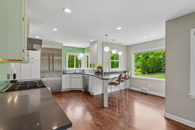 6421 N Lake DRIVE, Fox Point, WI 53217