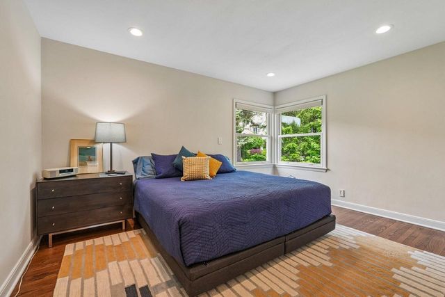 6421 N Lake DRIVE, Fox Point, WI 53217