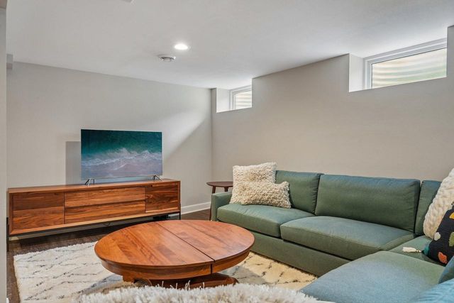 6421 N Lake DRIVE, Fox Point, WI 53217