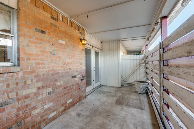 6035 Sandhurst Lane B, Dallas, TX 75206