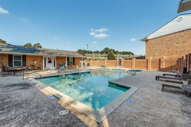 6035 Sandhurst Lane B, Dallas, TX 75206