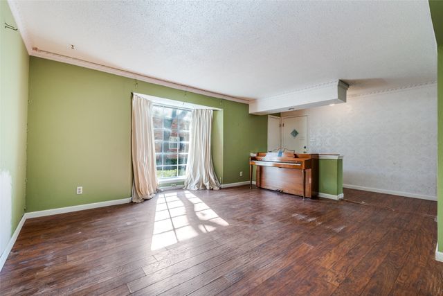 6035 Sandhurst Lane B, Dallas, TX 75206