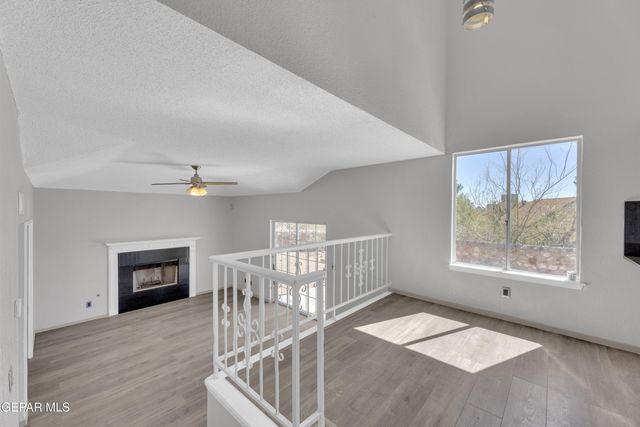 834 N Resler Drive, El Paso, TX 79912