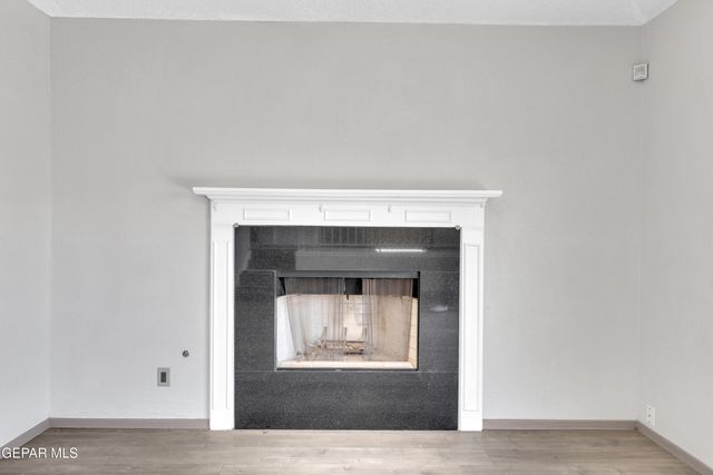 834 N Resler Drive, El Paso, TX 79912