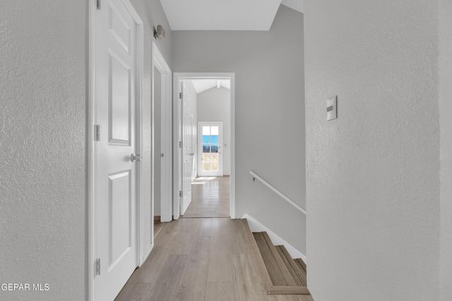 834 N Resler Drive, El Paso, TX 79912