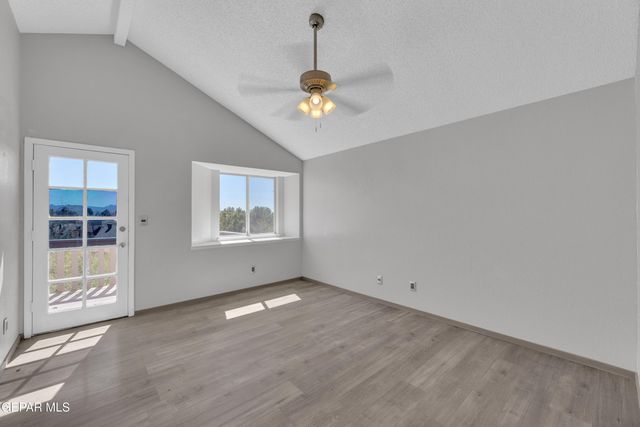 834 N Resler Drive, El Paso, TX 79912