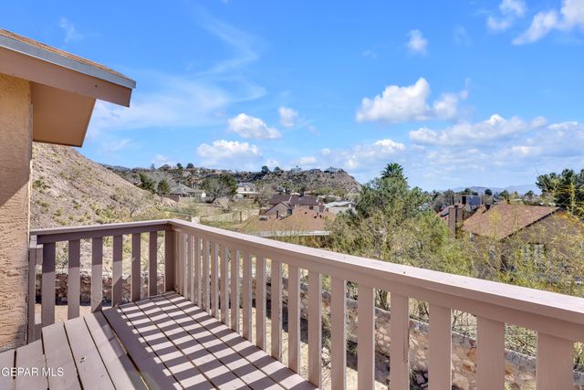 834 N Resler Drive, El Paso, TX 79912