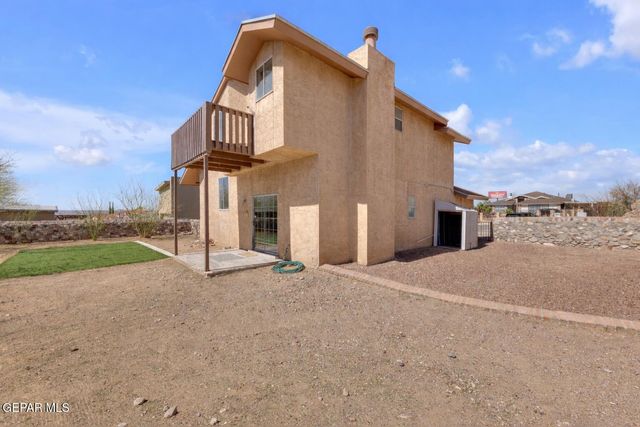 834 N Resler Drive, El Paso, TX 79912