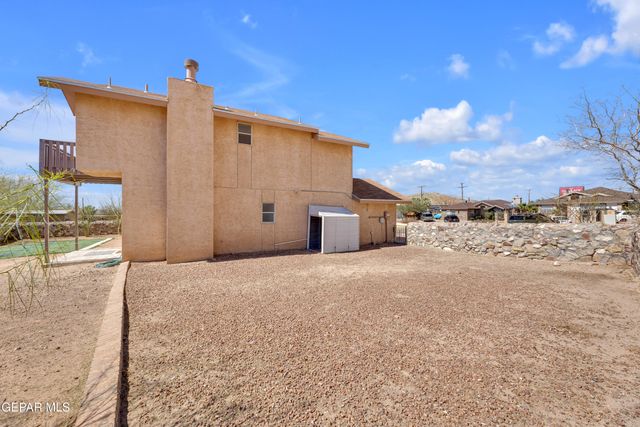 834 N Resler Drive, El Paso, TX 79912