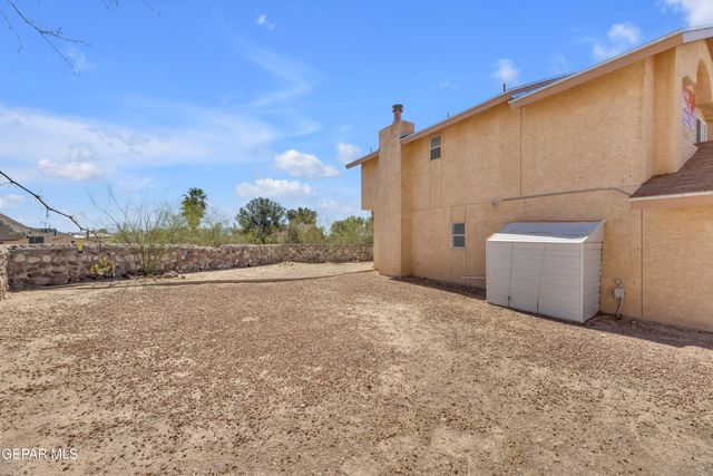 834 N Resler Drive, El Paso, TX 79912