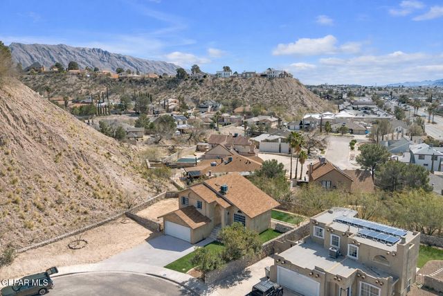 834 N Resler Drive, El Paso, TX 79912