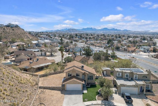 834 N Resler Drive, El Paso, TX 79912