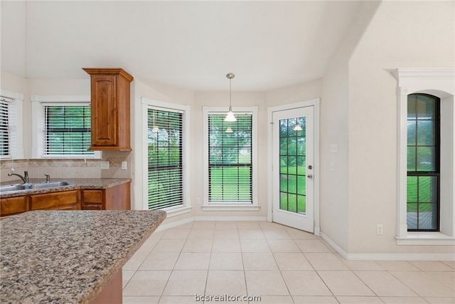 702 Woodson Drive, Caldwell, TX 77836