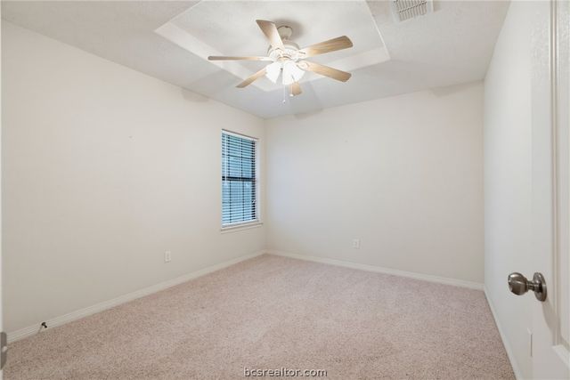 702 Woodson Drive, Caldwell, TX 77836