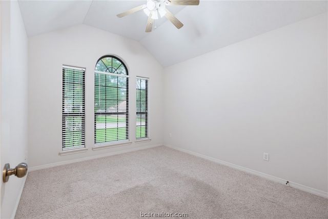 702 Woodson Drive, Caldwell, TX 77836